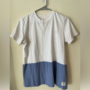 Roots T-shirt Size Medium